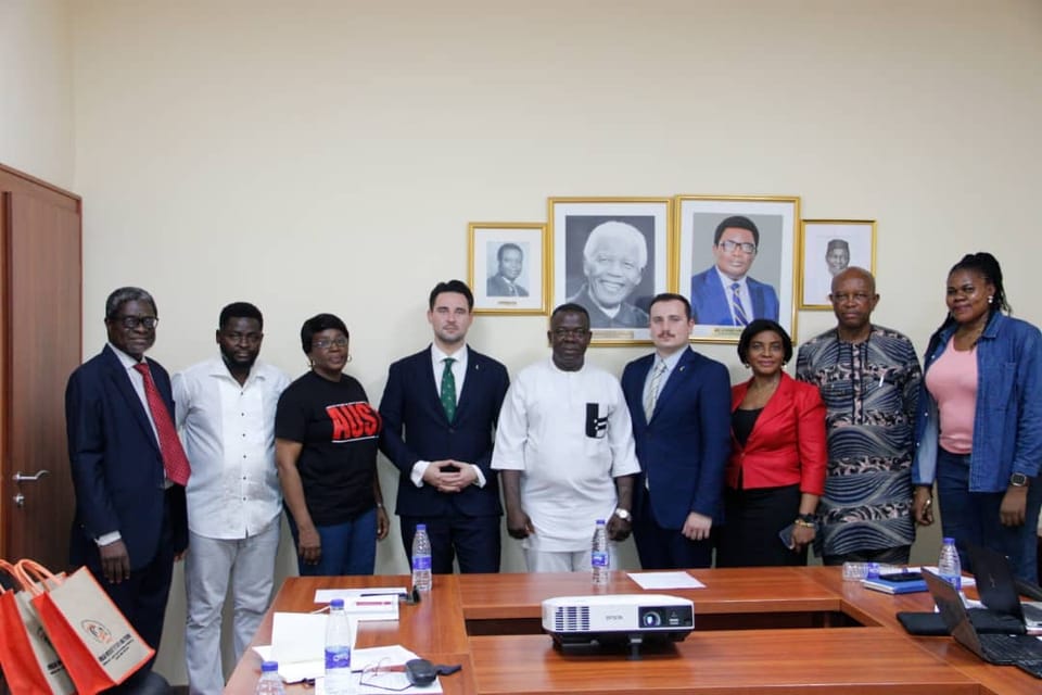 UKRAINIAN EMBASSY, AUST TO EXPLORE STRATEGIC PARTNERSHIPS